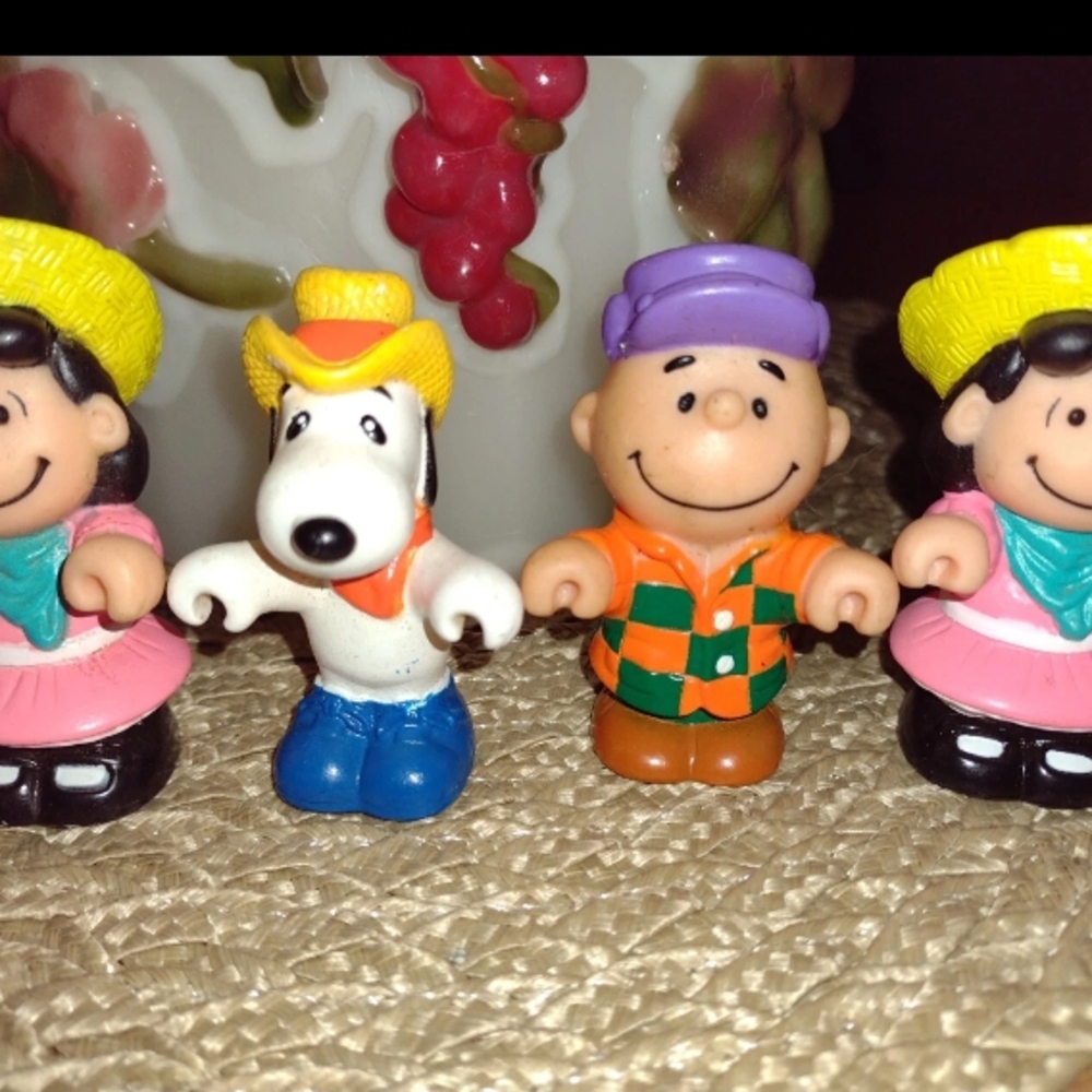 Peanuts Character Toy Set - Multicolor